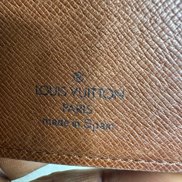 Louis Vuitton Wallet - Picture 9 of 10